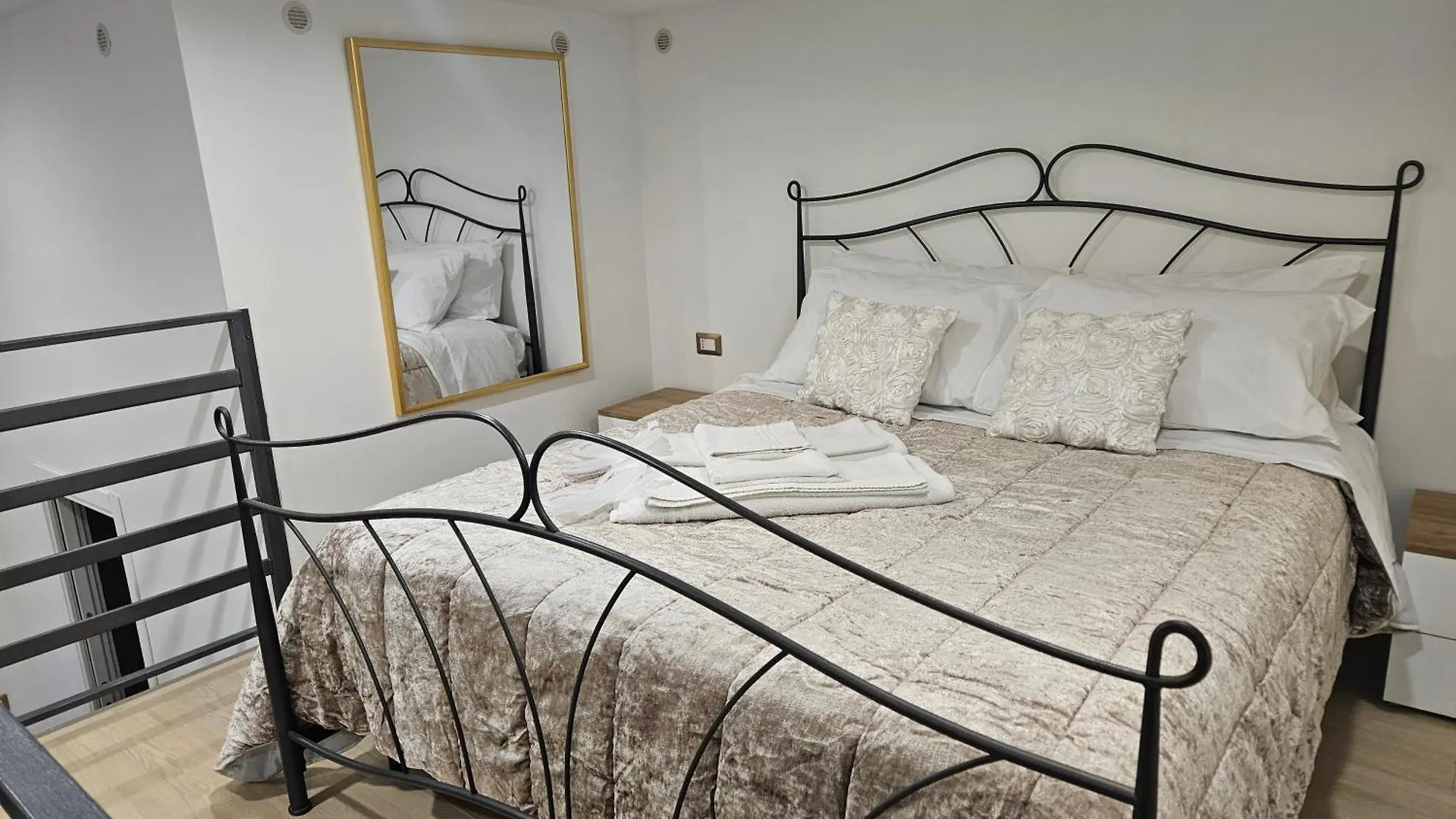 Casa Savoia Dream Apartment Naples